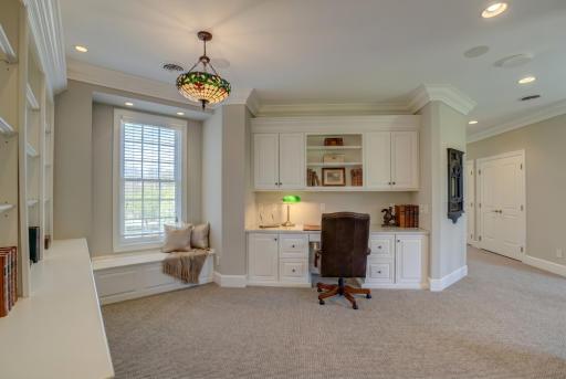 327 Lindsay Road, Hudson, WI 54016