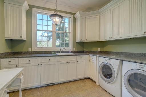 327 Lindsay Road, Hudson, WI 54016