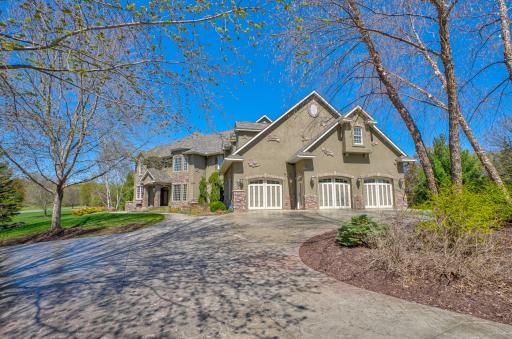 327 Lindsay Road, Hudson, WI 54016