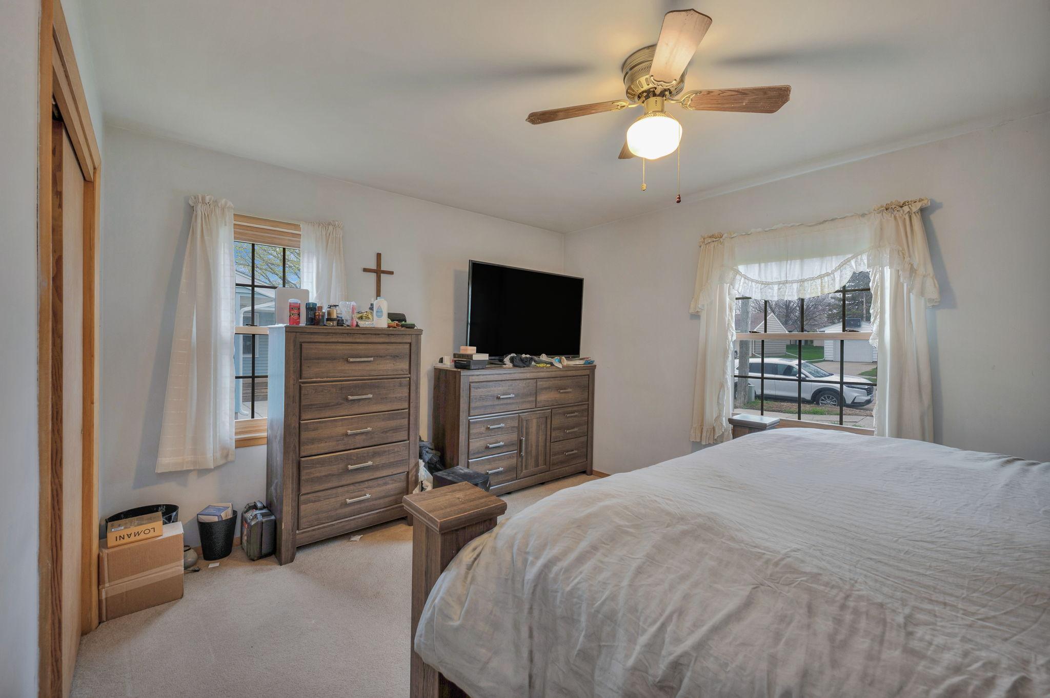 939 S Orient St Fairmont MN-29.jpg