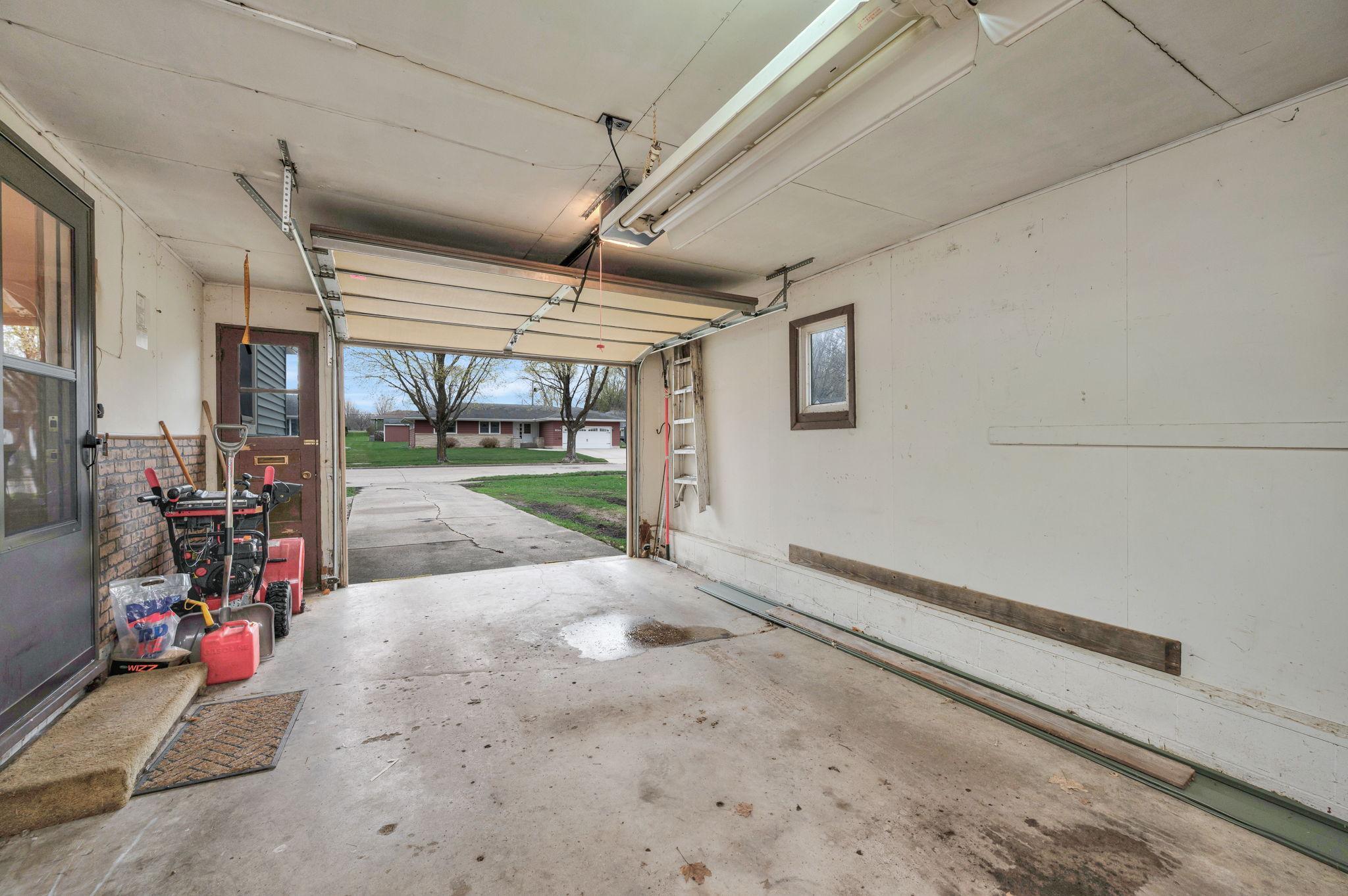 939 S Orient St Fairmont MN-40.jpg