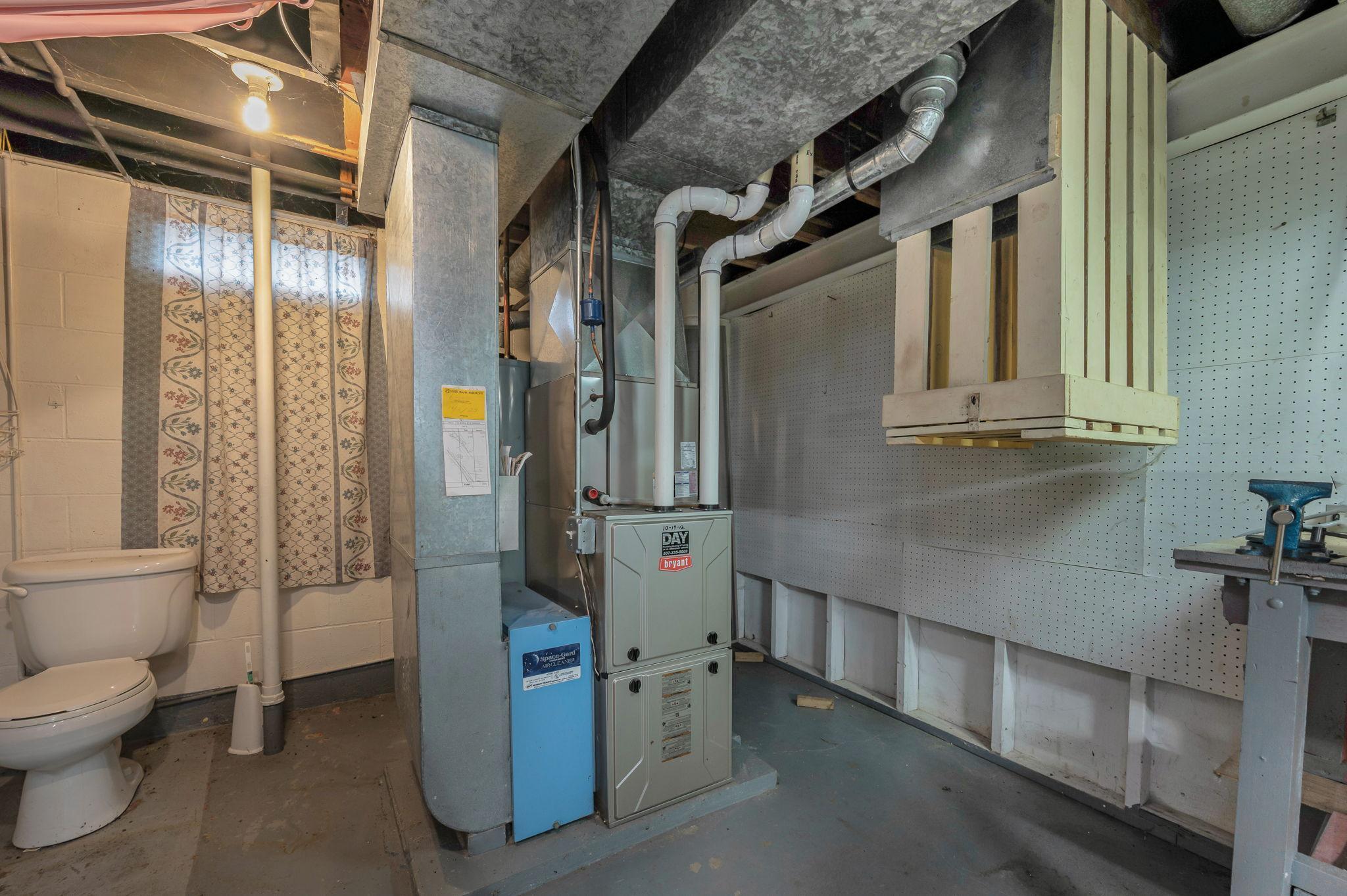 939 S Orient St Fairmont MN-35.jpg