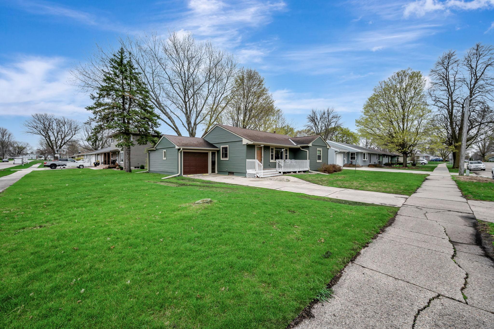 939 S Orient St Fairmont MN-3.jpg