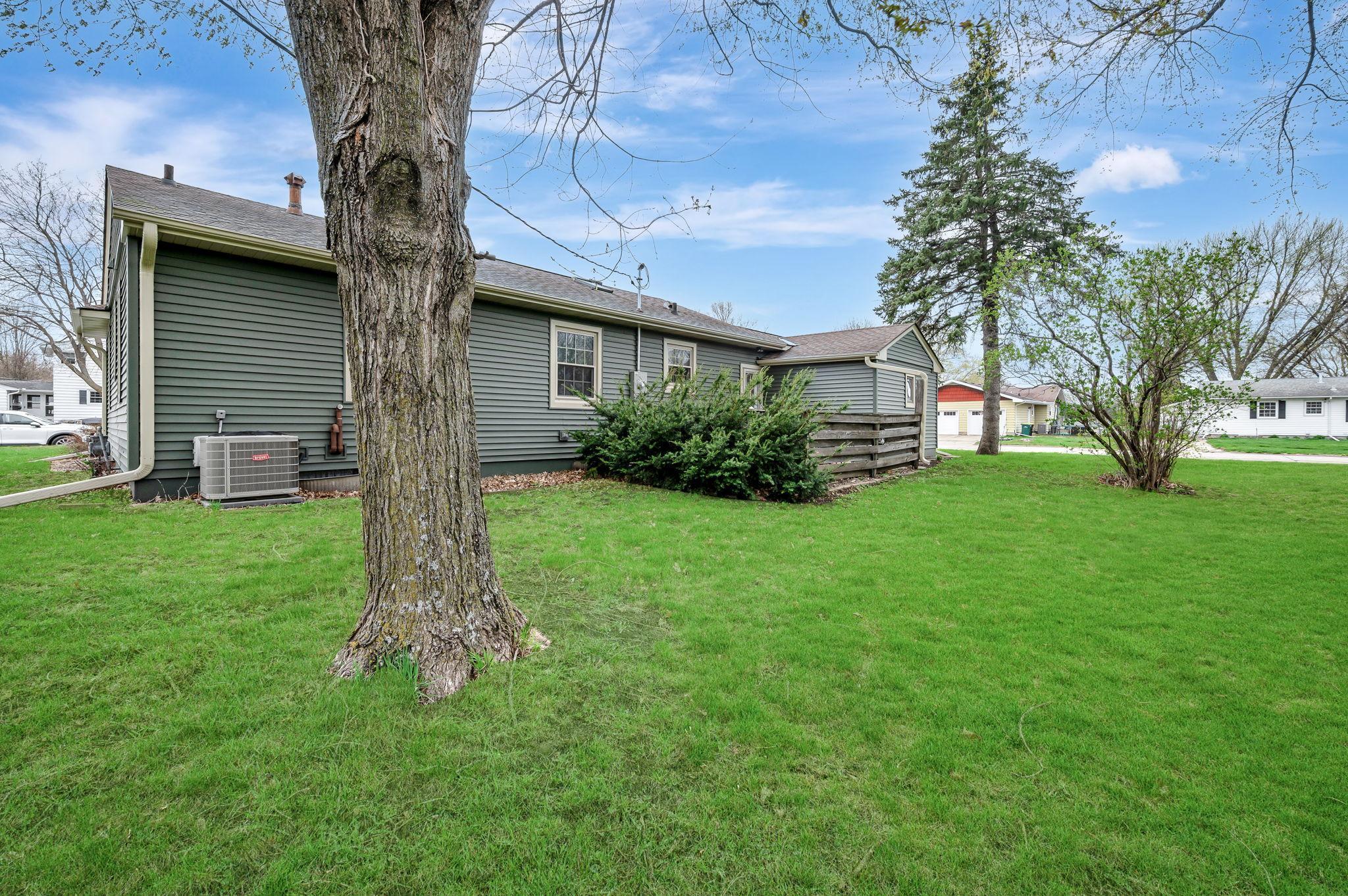 939 S Orient St Fairmont MN-8.jpg