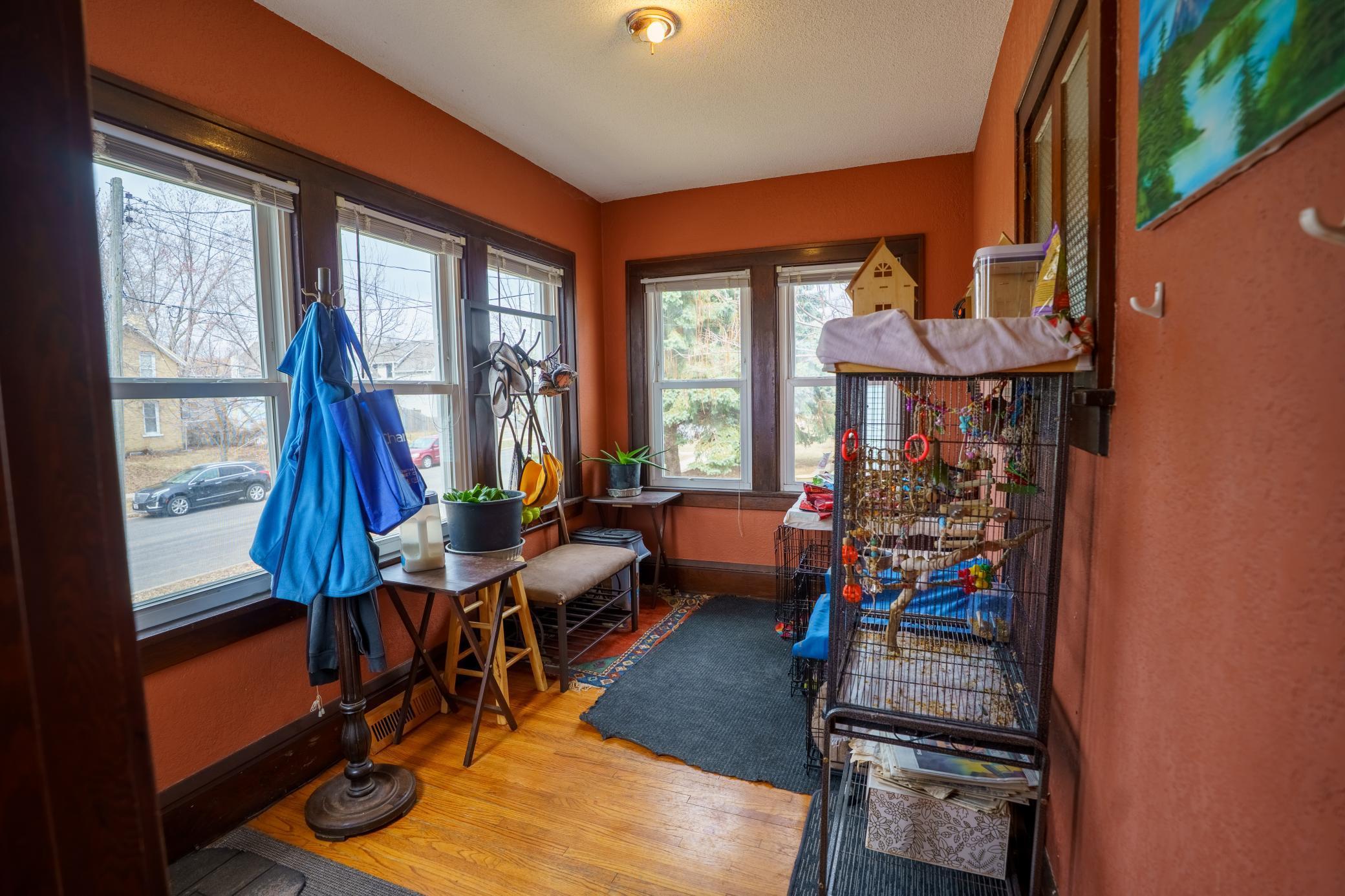 Bright and Spacious Entryway