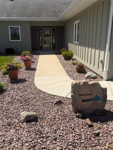 1642 Scenic Hideaway Lane NE, Elysian, MN 56028