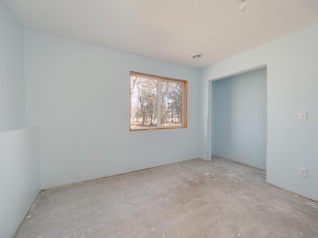 2751 233rd Ln NW Saint Francis MN 55070 USA-028-024-Bedroom-MLS_Size.jpg