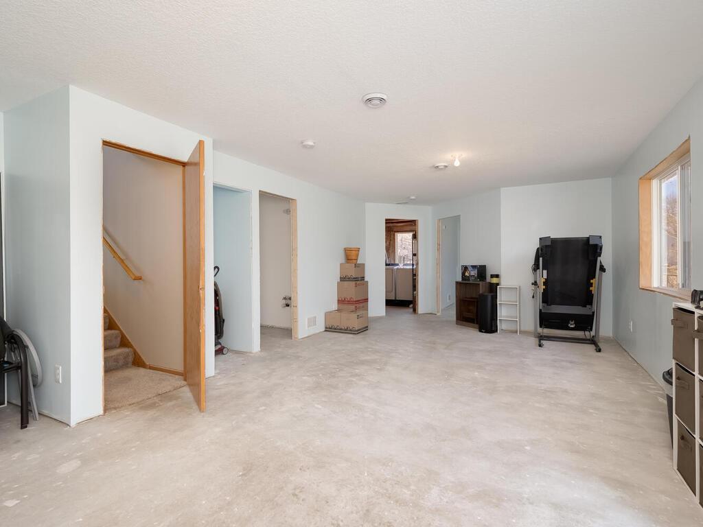 2751 233rd Ln NW Saint Francis MN 55070 USA-026-021-Family Room-MLS_Size.jpg