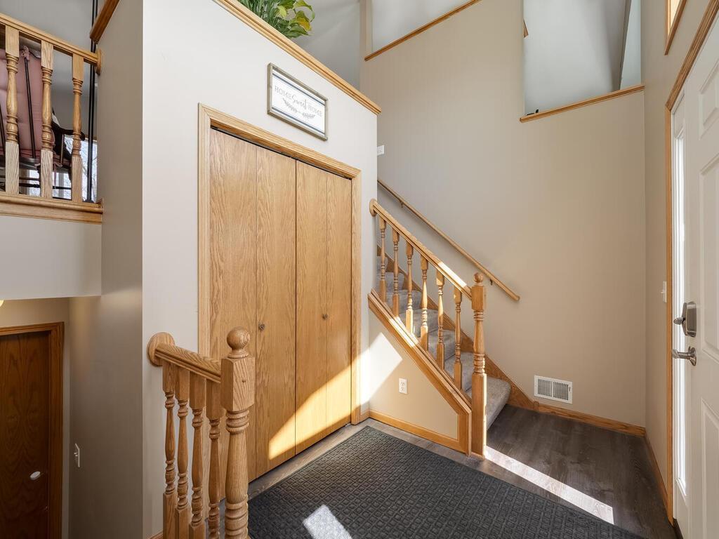 Huge Front Entryway with large closet