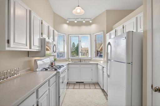 2317 Montana Avenue E, Saint Paul, MN 55119
