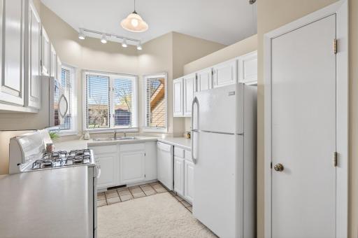 2317 Montana Avenue E, Saint Paul, MN 55119