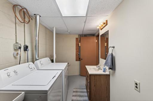 2317 Montana Avenue E, Saint Paul, MN 55119