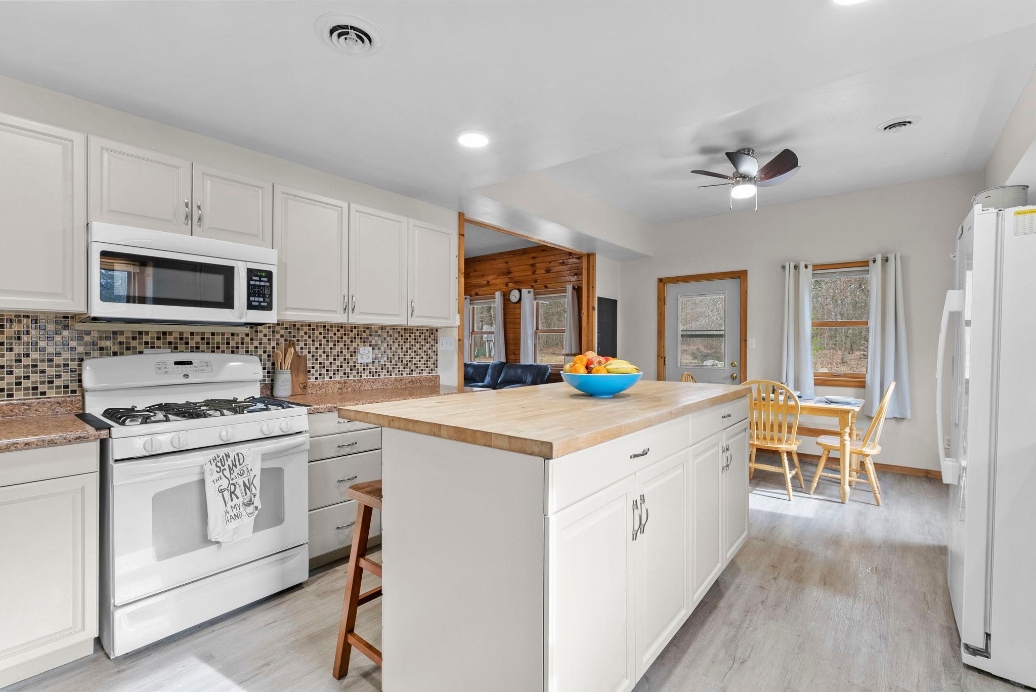 43-web-or-mls-25445 Spaulding Rd-208.jpg