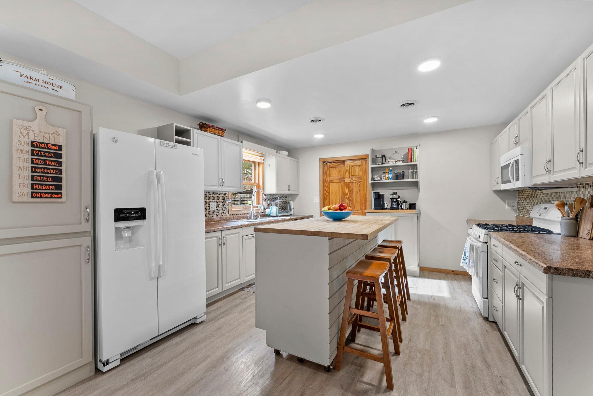 37-web-or-mls-25445 Spaulding Rd-178.jpg