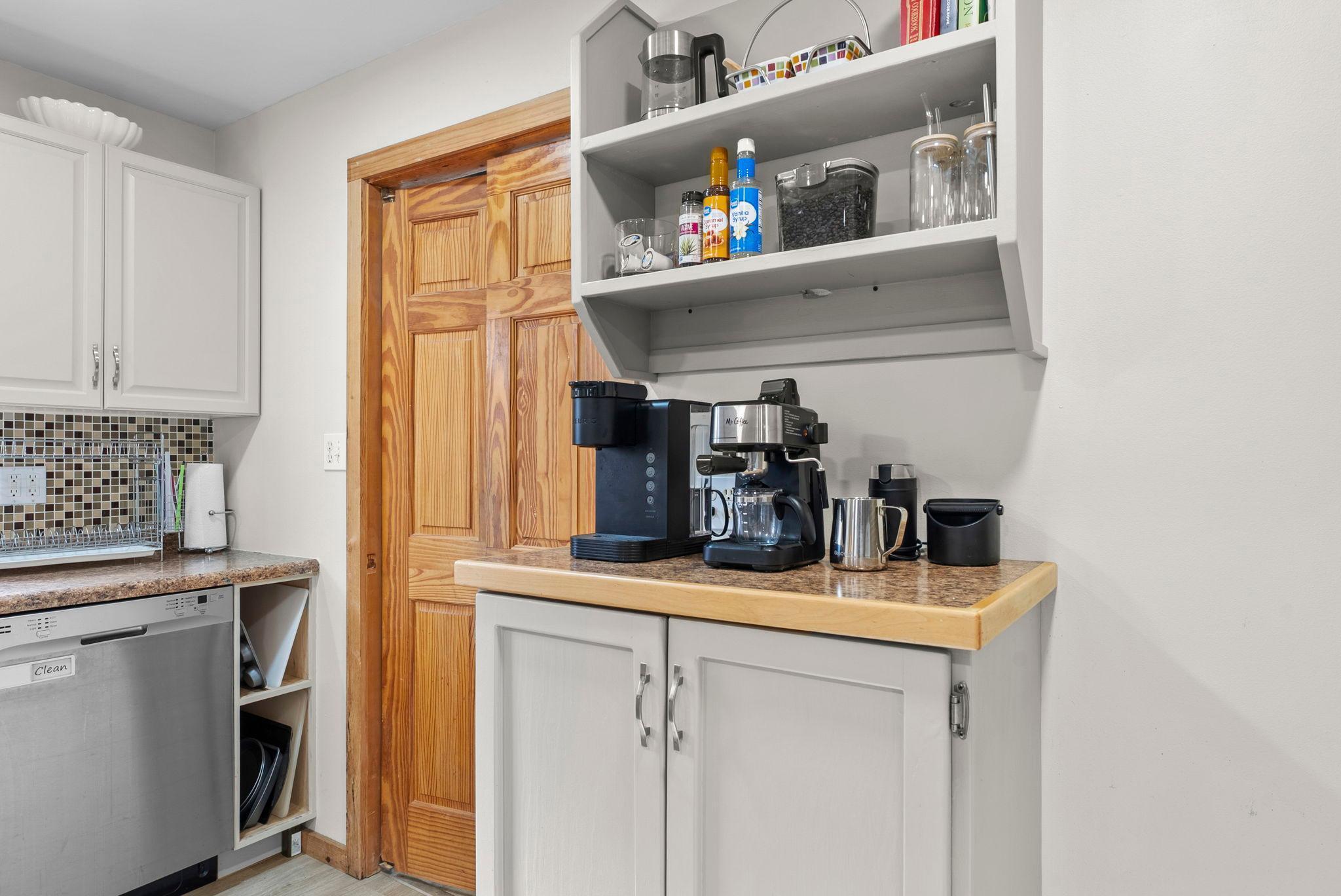 40-web-or-mls-25445 Spaulding Rd-193.jpg