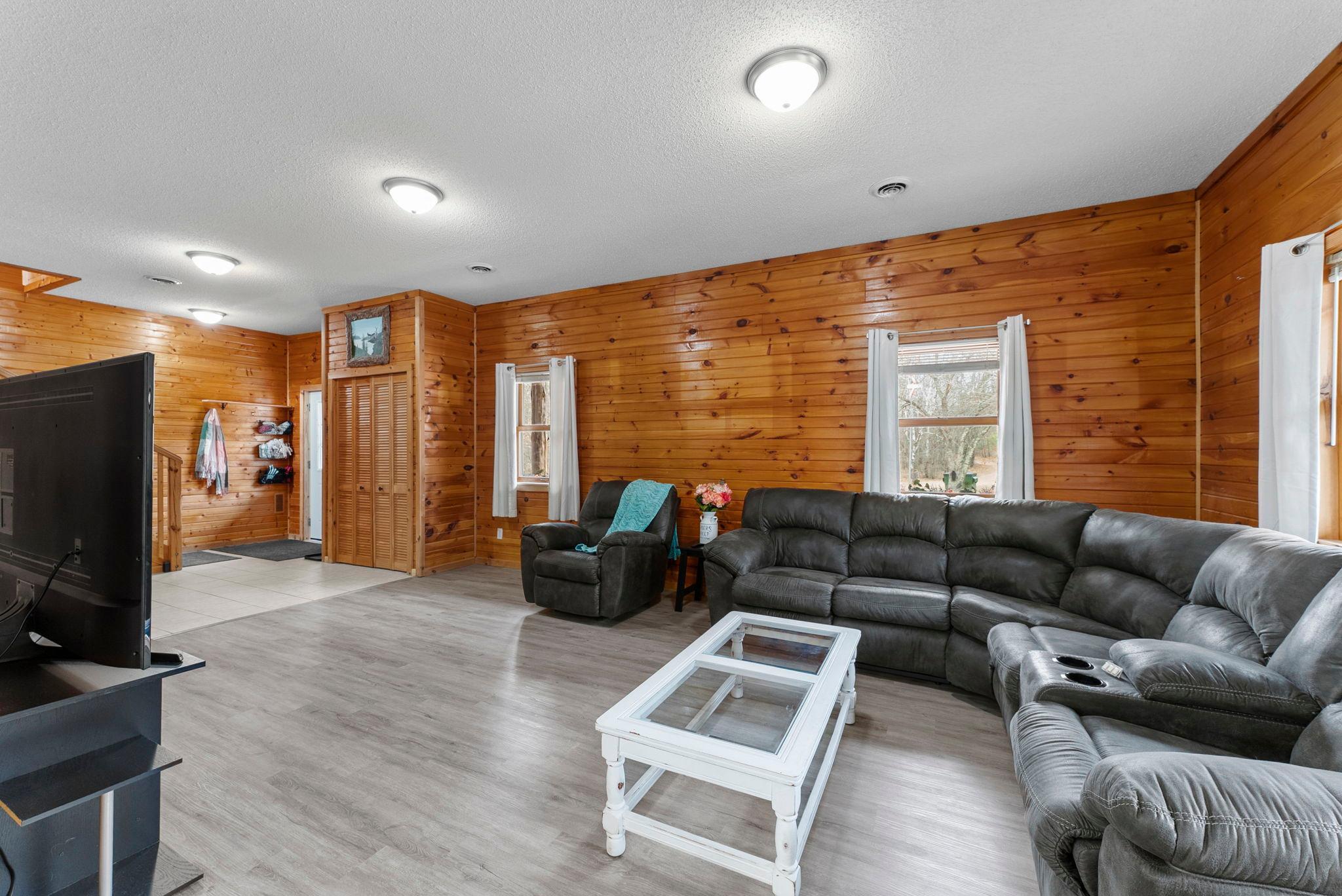 30-web-or-mls-25445 Spaulding Rd-143.jpg