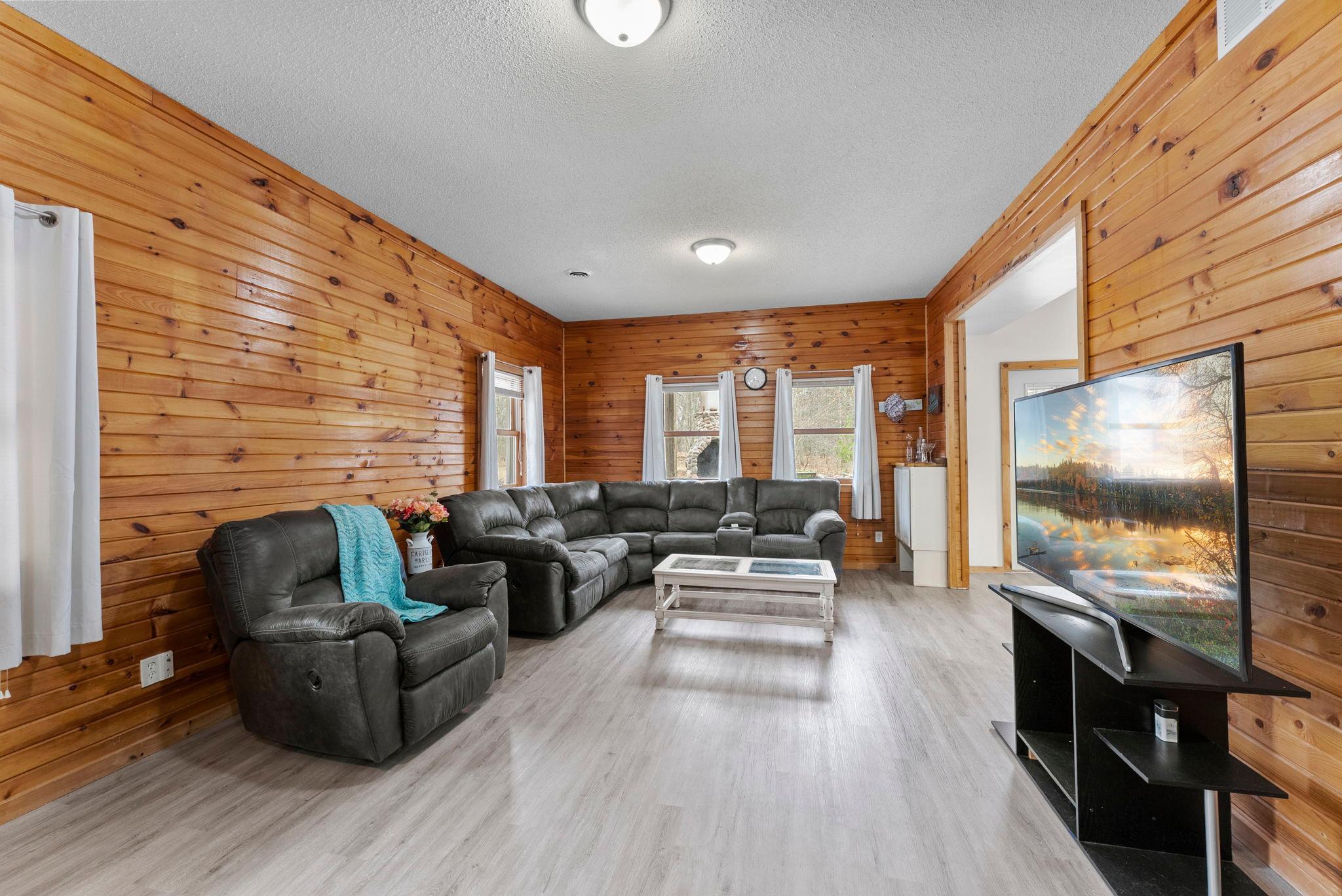 27-web-or-mls-25445 Spaulding Rd-128.jpg