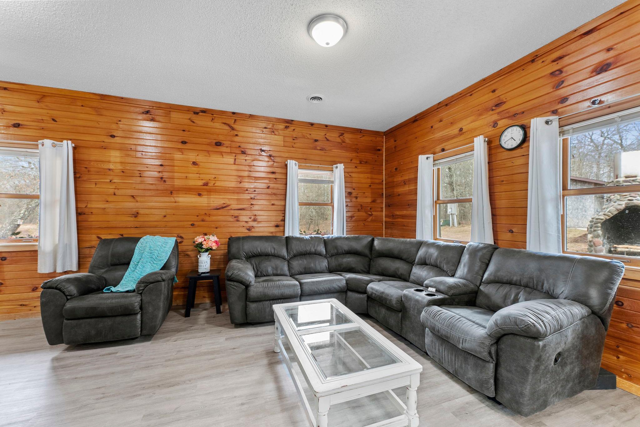 31-web-or-mls-25445 Spaulding Rd-148.jpg