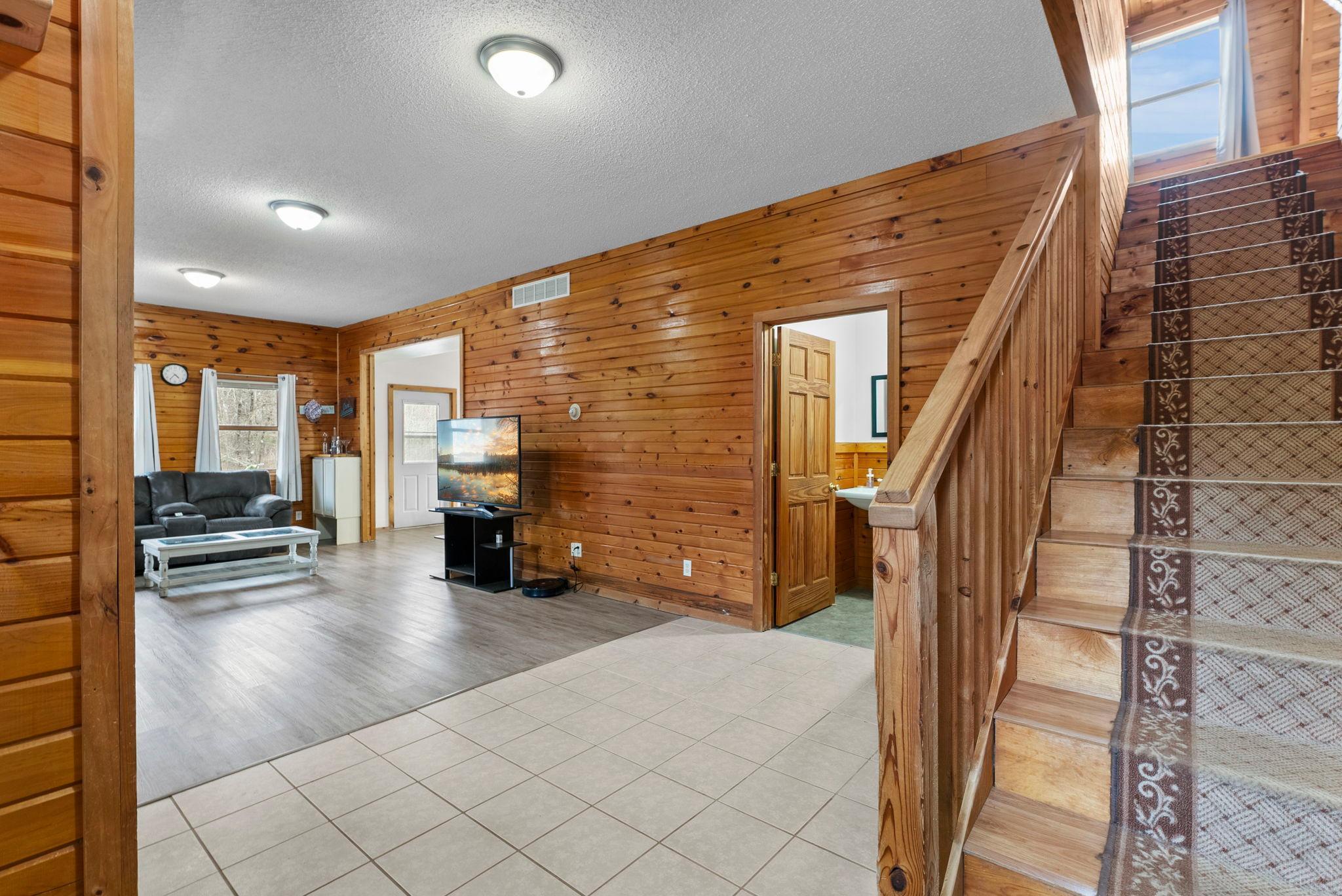 25-web-or-mls-25445 Spaulding Rd-118.jpg