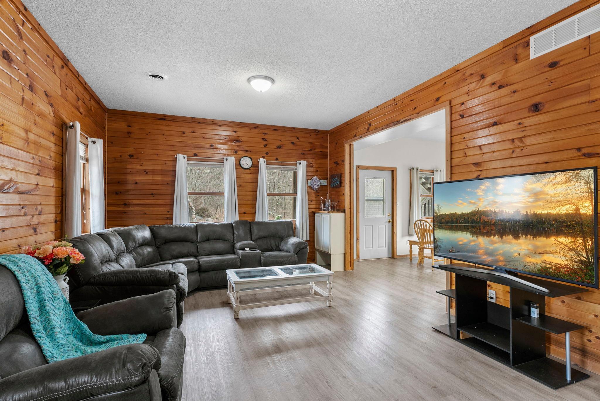 28-web-or-mls-25445 Spaulding Rd-133.jpg