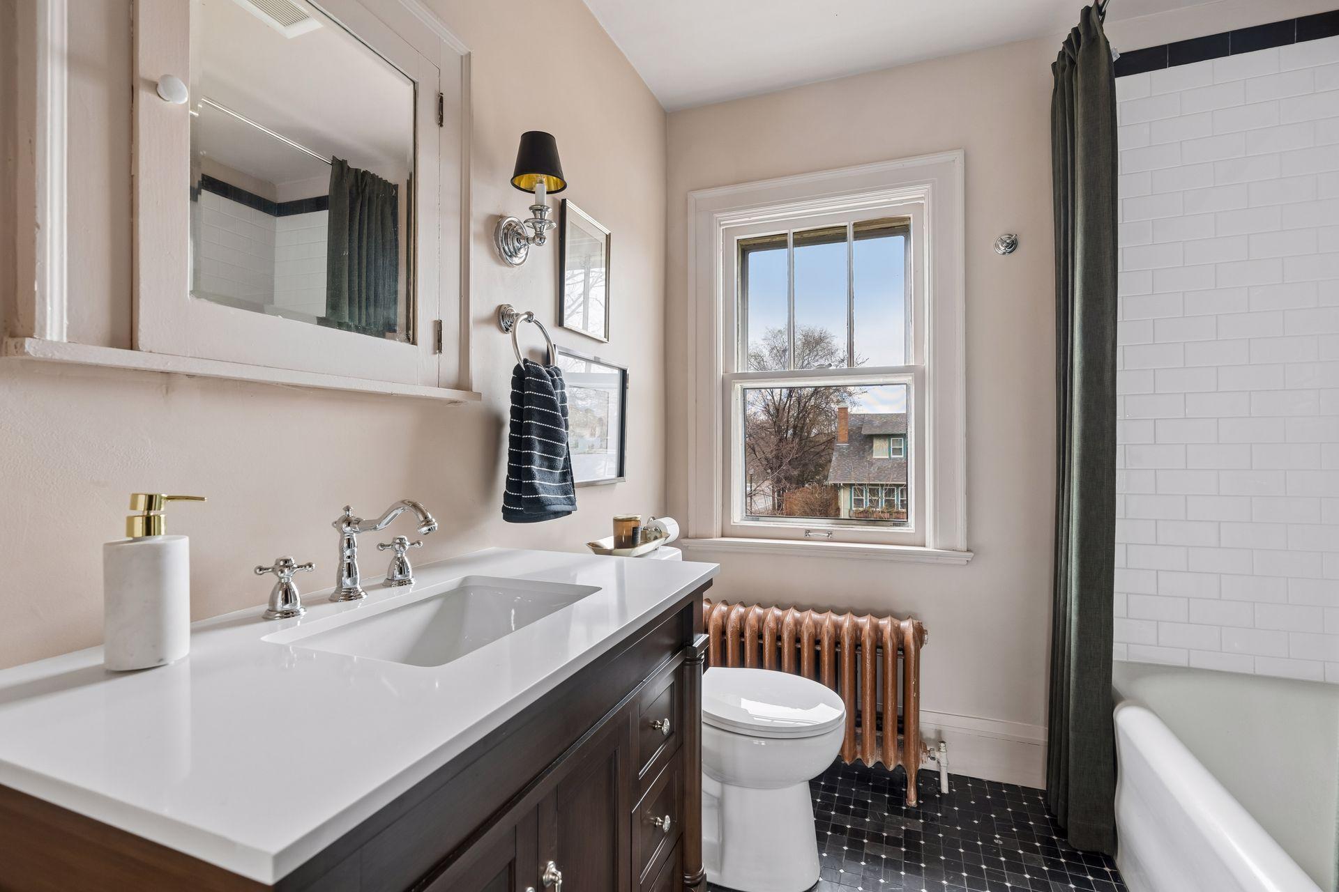 4153 Columbus Ave Minneapolis 55406 - Spacecrafting - 0036.jpg