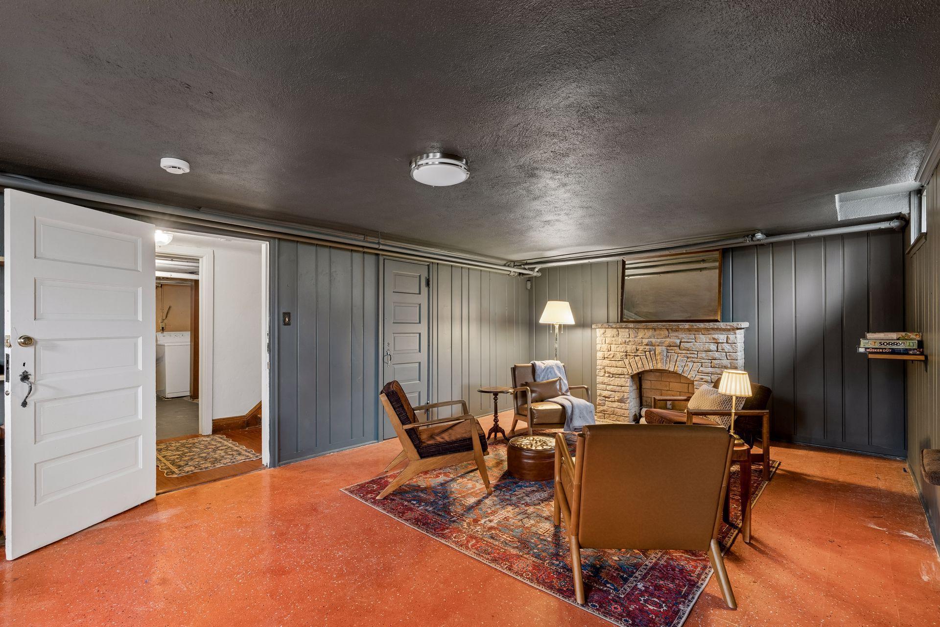 4153 Columbus Ave Minneapolis 55406 - Spacecrafting - 0038.jpg