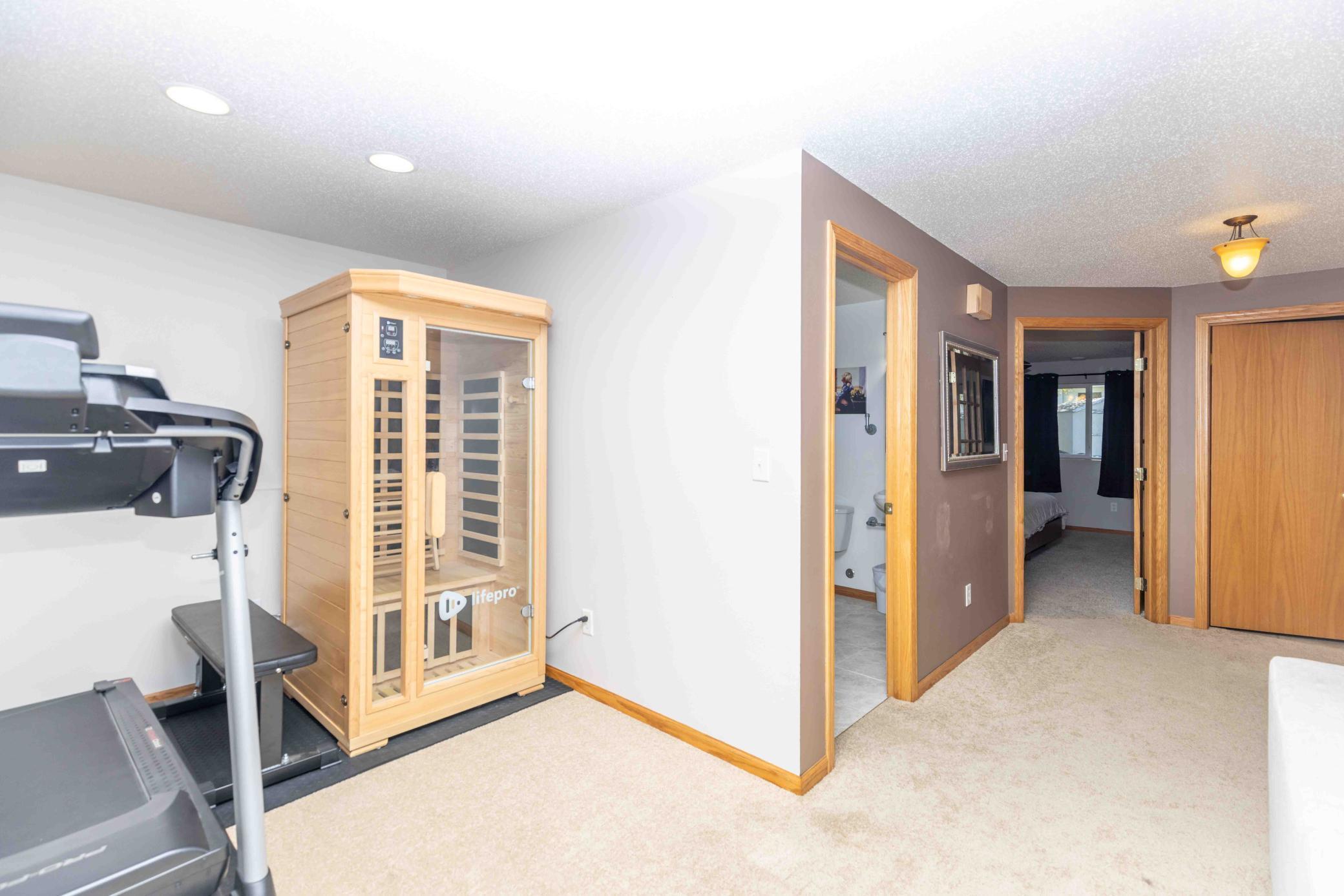 1405 2nd Ave Barnesville-53.jpg