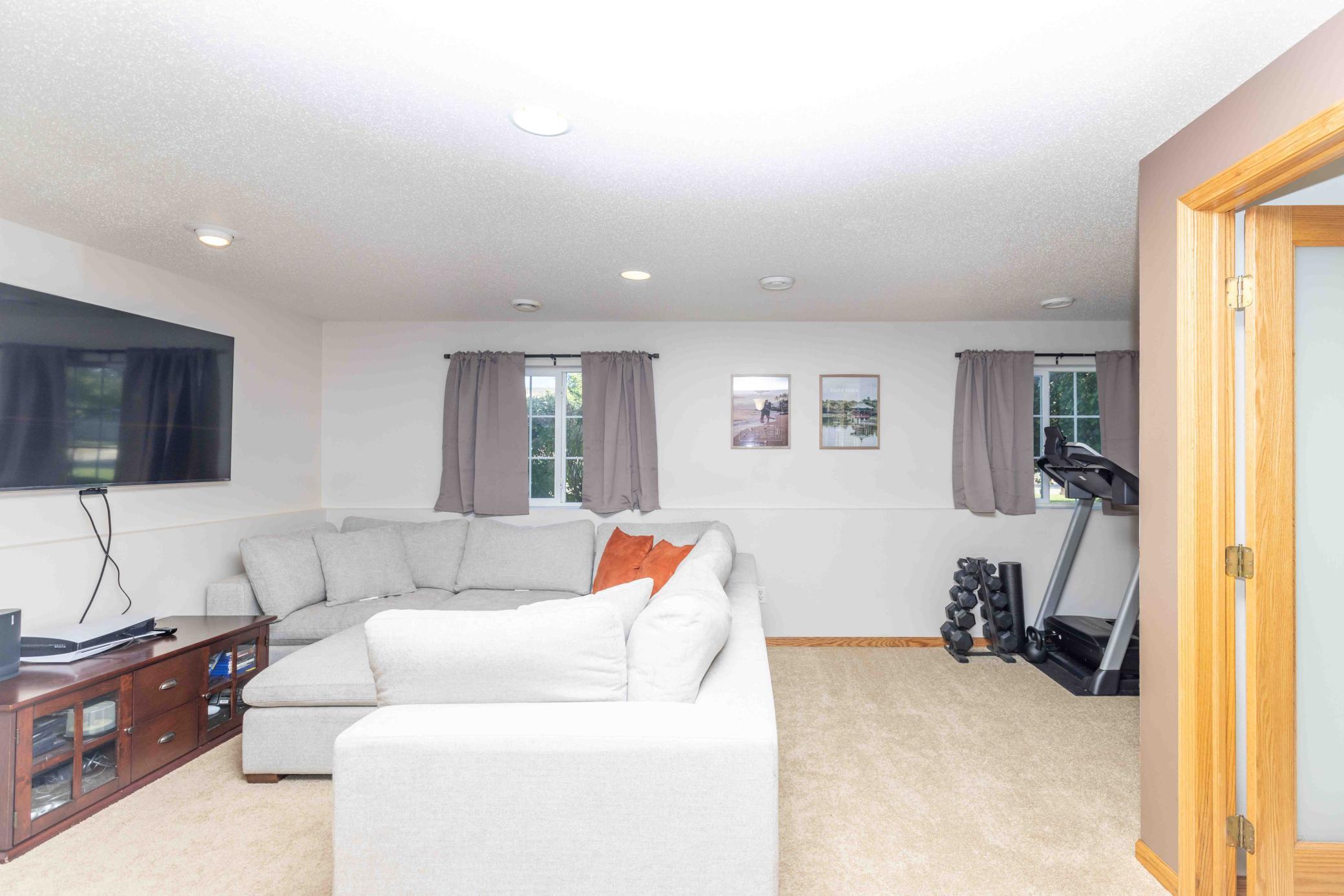 1405 2nd Ave Barnesville-50.jpg