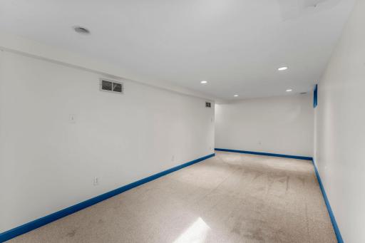 440 Nebraska Avenue E, Saint Paul, MN 55130