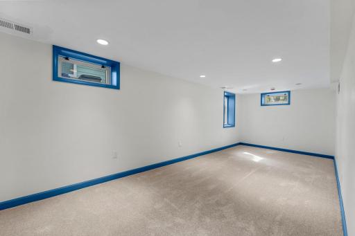 440 Nebraska Avenue E, Saint Paul, MN 55130