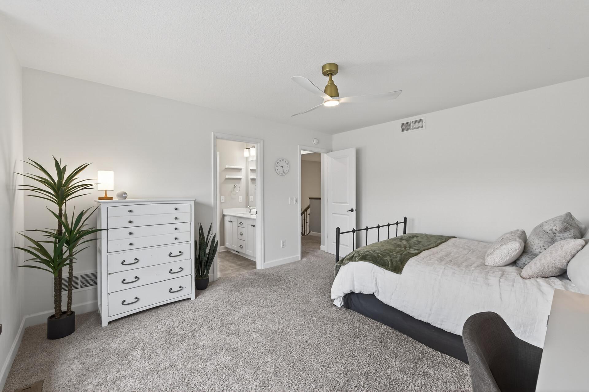 Walk through Jack & Jill Bathroom