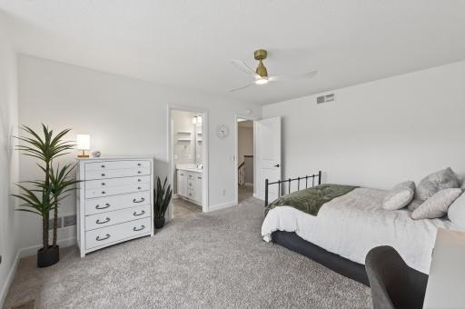 Walk through Jack & Jill Bathroom