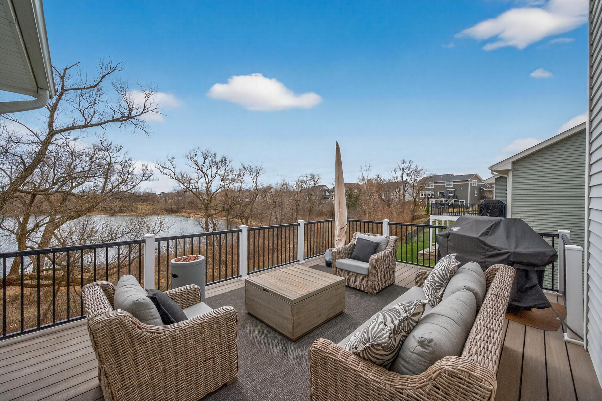 Maintenance Free Deck with spectacular views!
