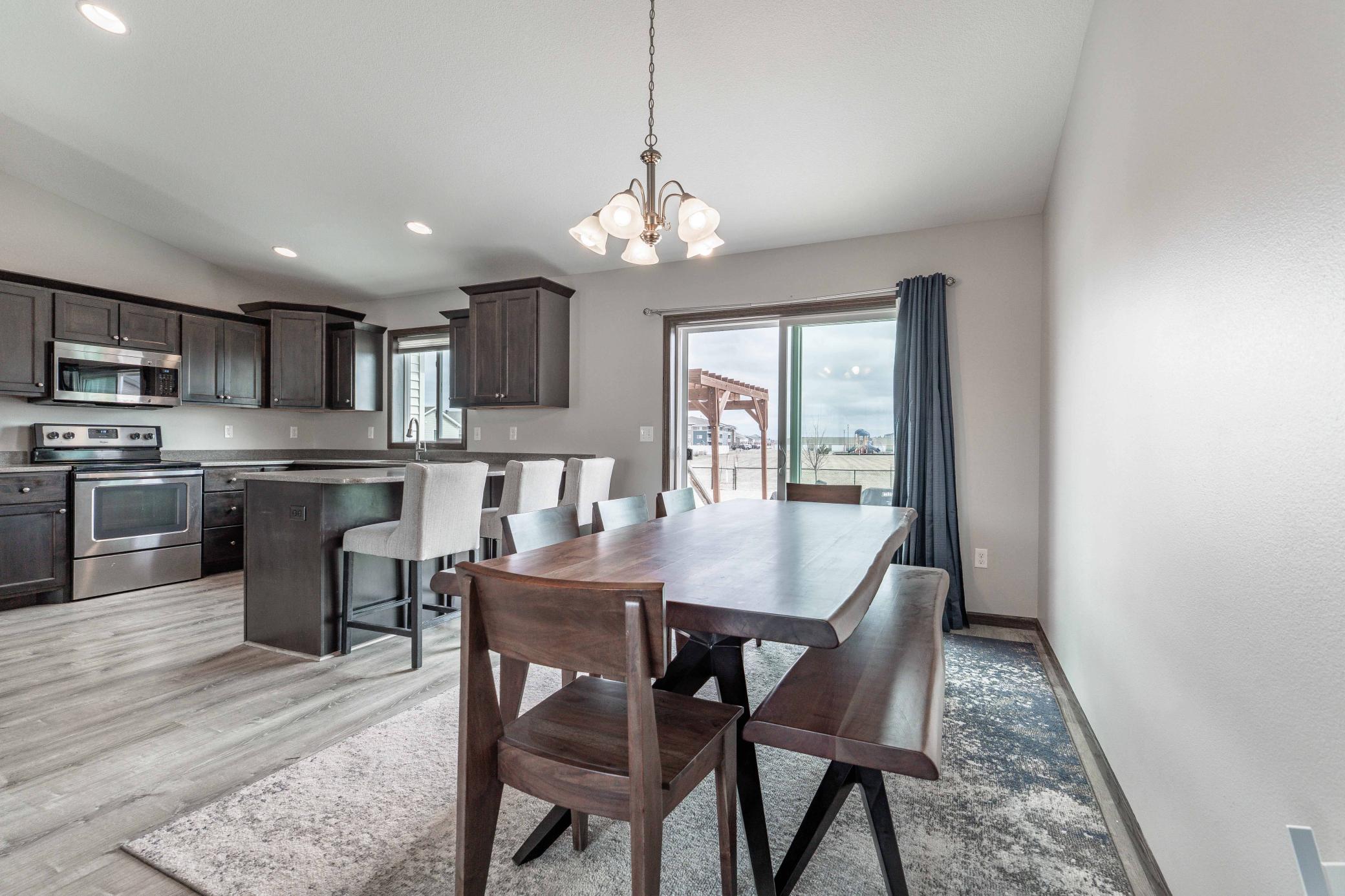 Great Flow in Kitchen and Dining