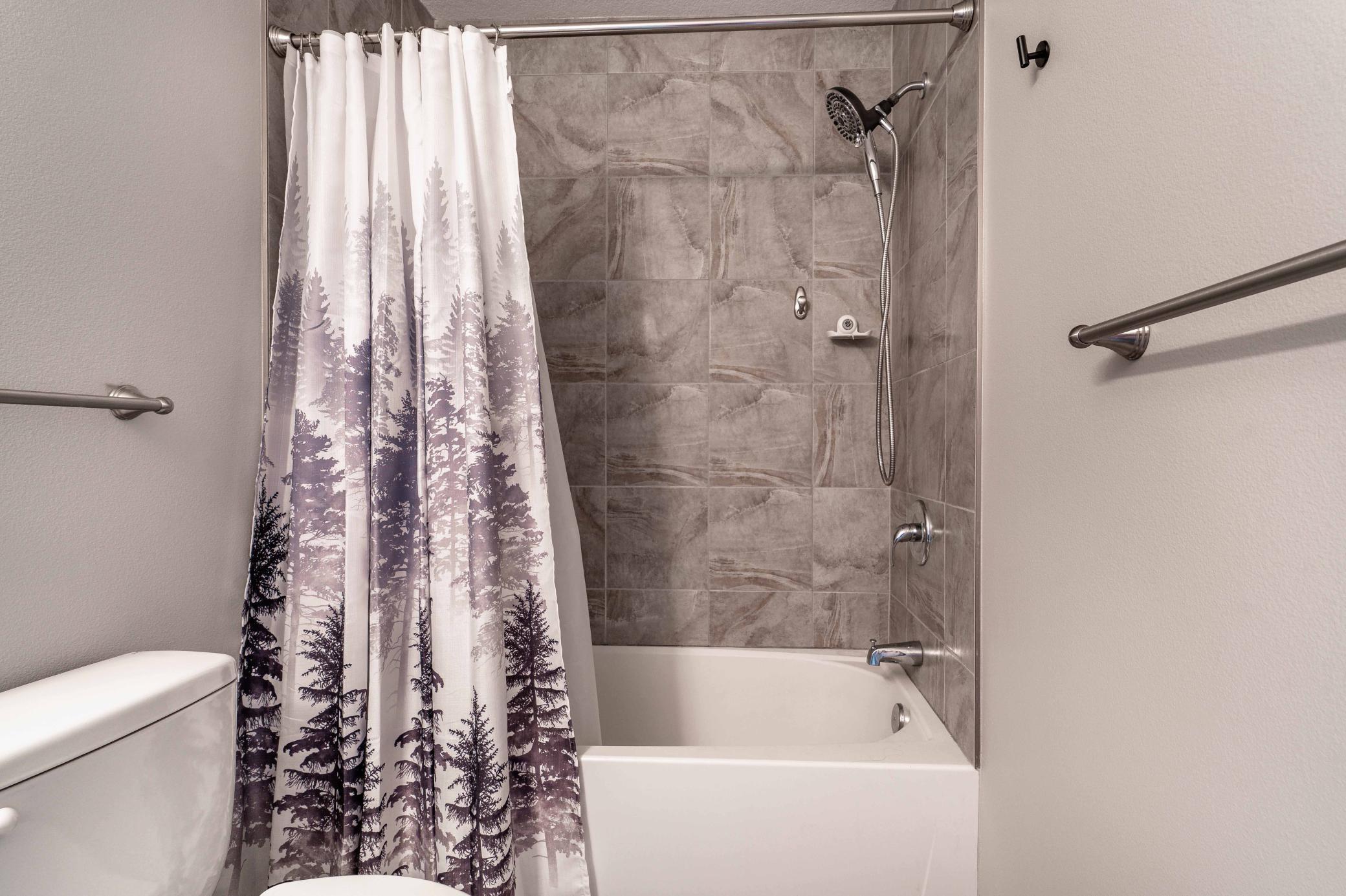Tile Tub Surround in Primary Bath