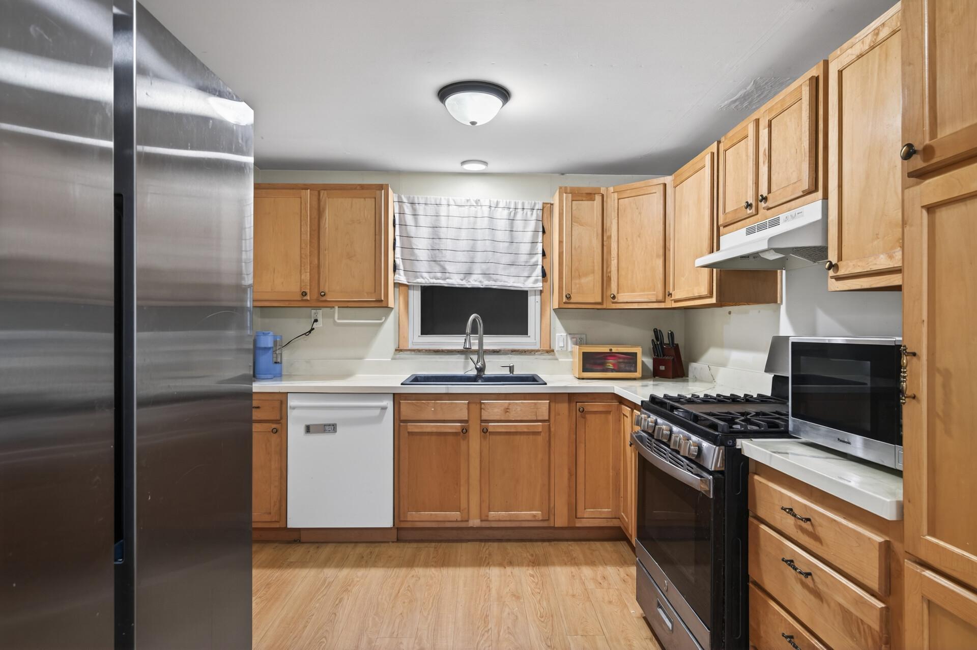23_556_53__Ave_NE23_mls.jpg