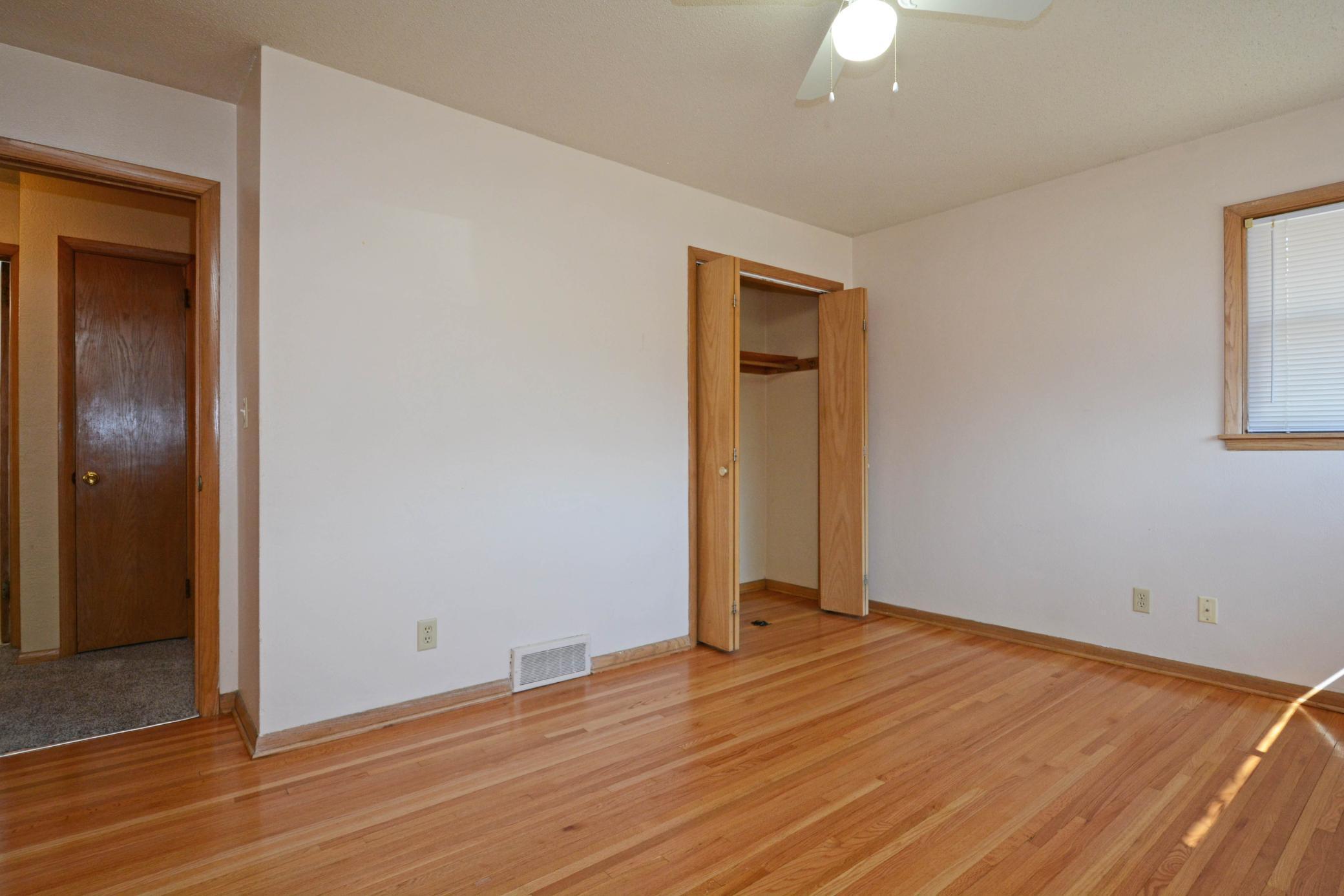 1483 3rd St E 020.jpg