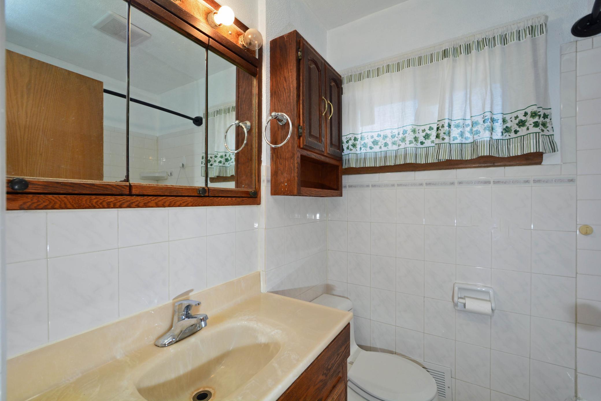 1483 3rd St E 022.jpg