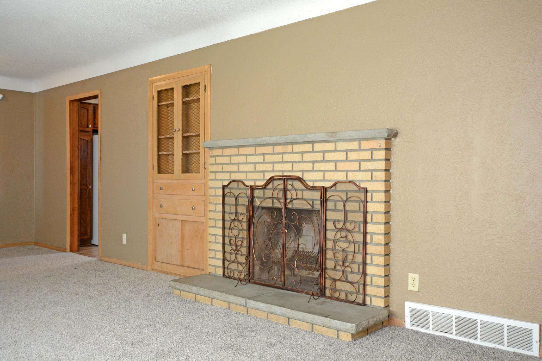 1483 3rd St E 006.jpg