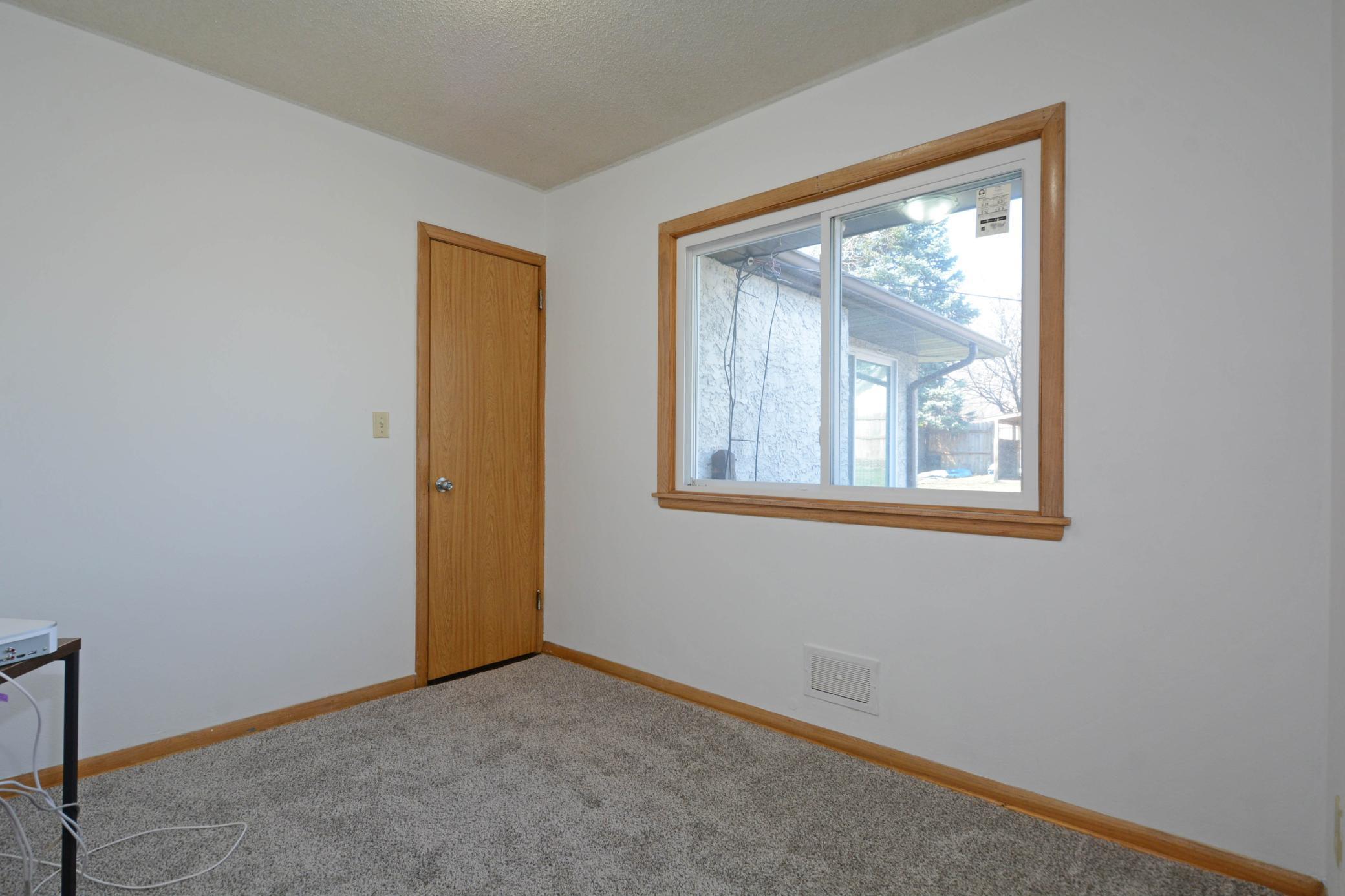 1483 3rd St E 018.jpg