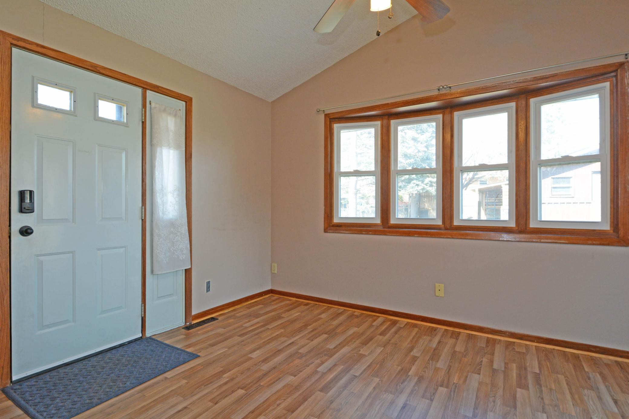 1483 3rd St E 017.jpg