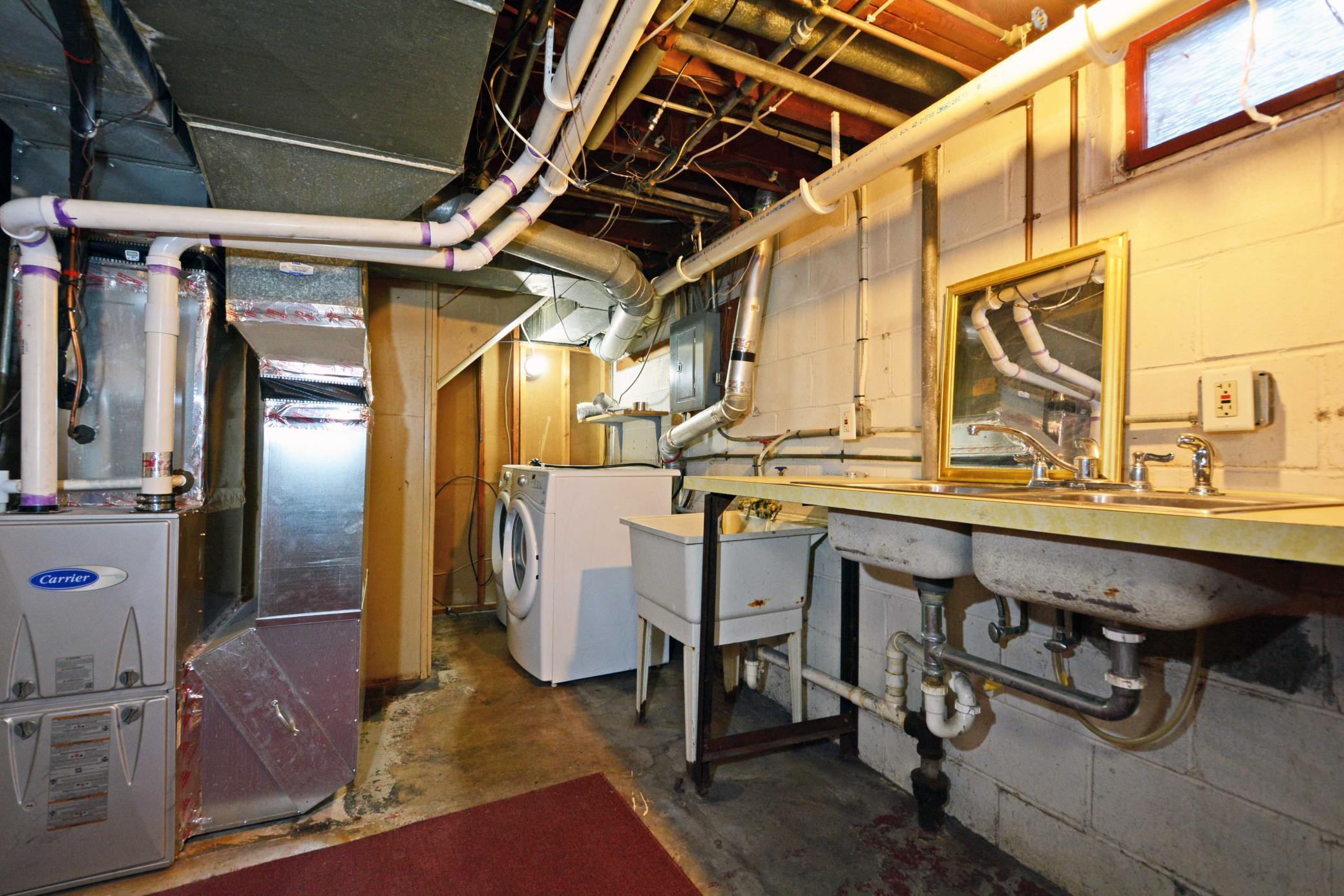 1483 3rd St E 025.jpg