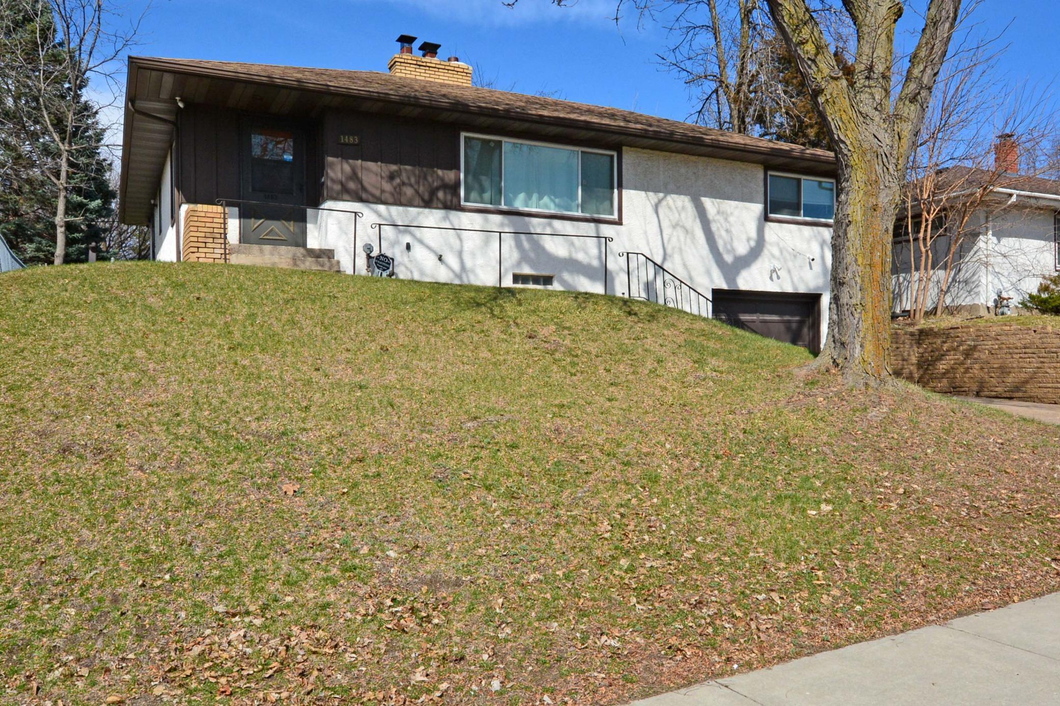 1483 3rd St E 030.jpg