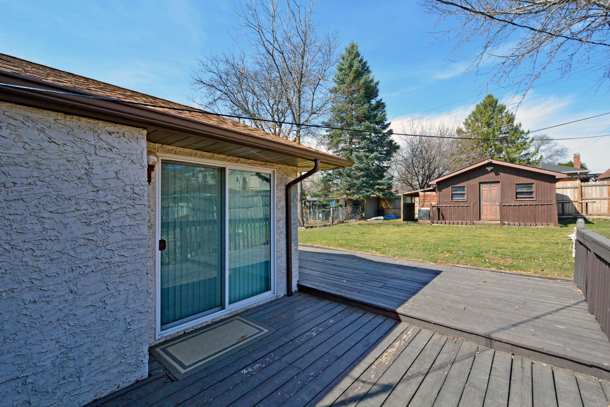 1483 3rd St E 028.jpg