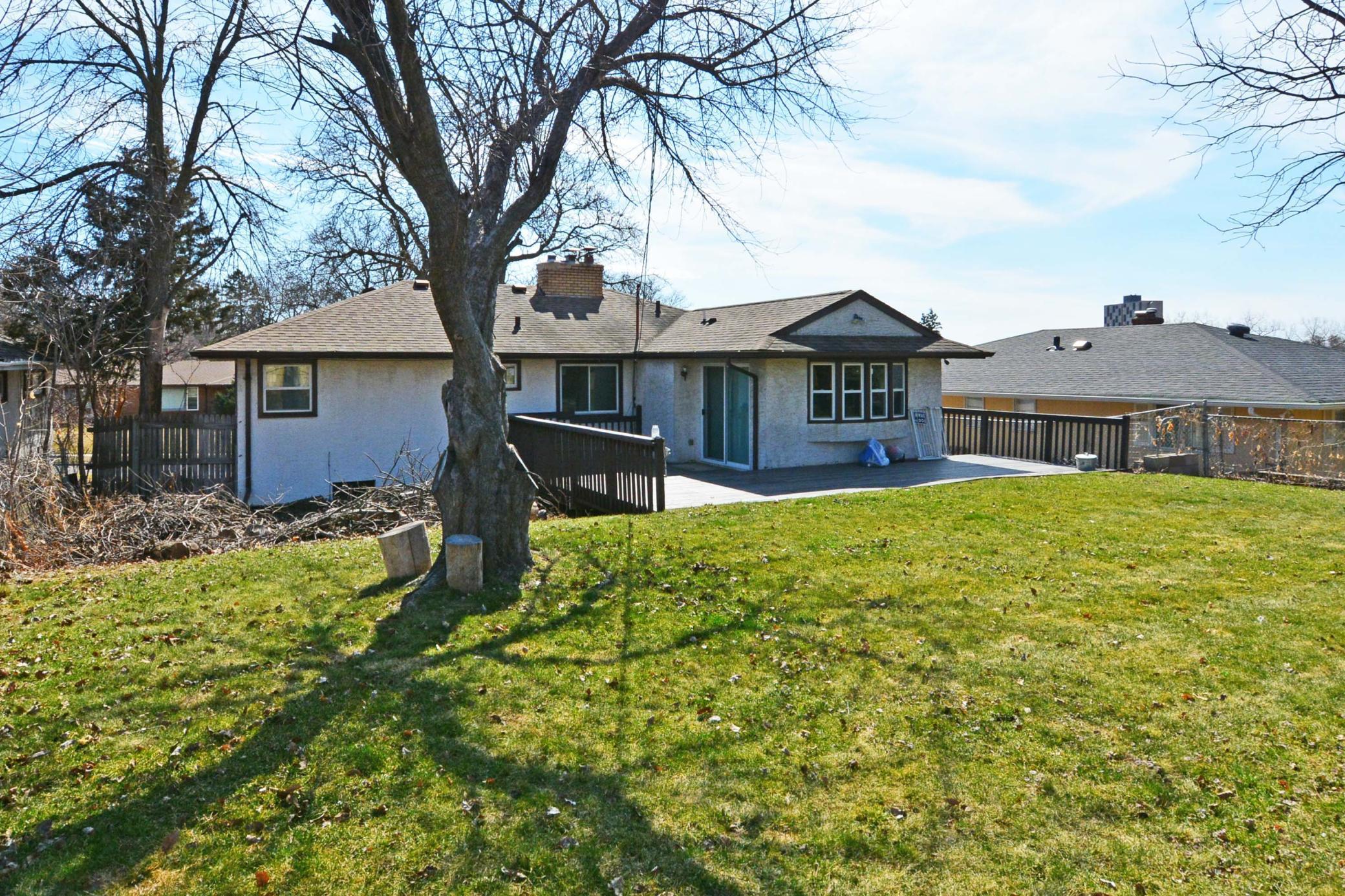 1483 3rd St E 029.jpg