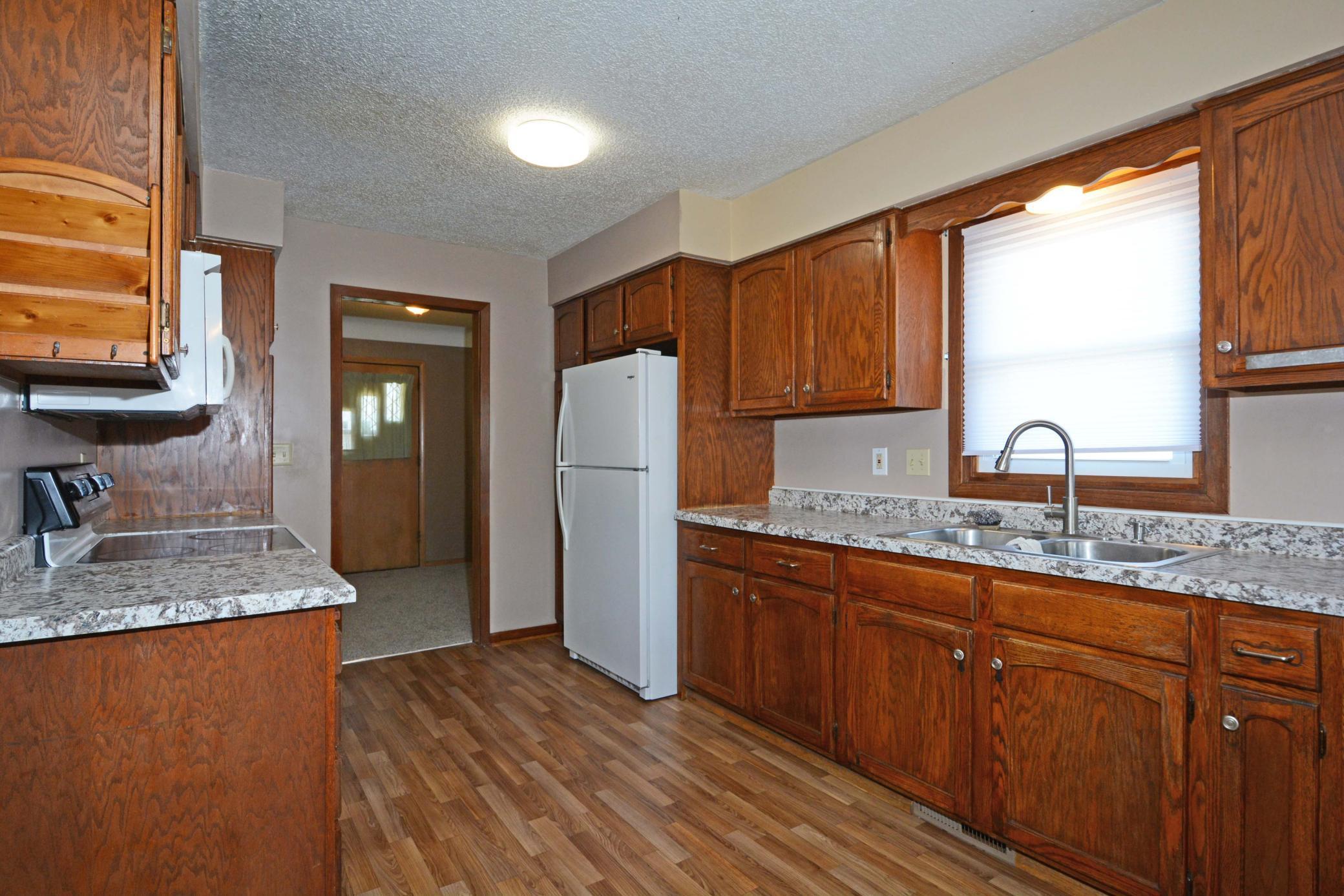 1483 3rd St E 011.jpg