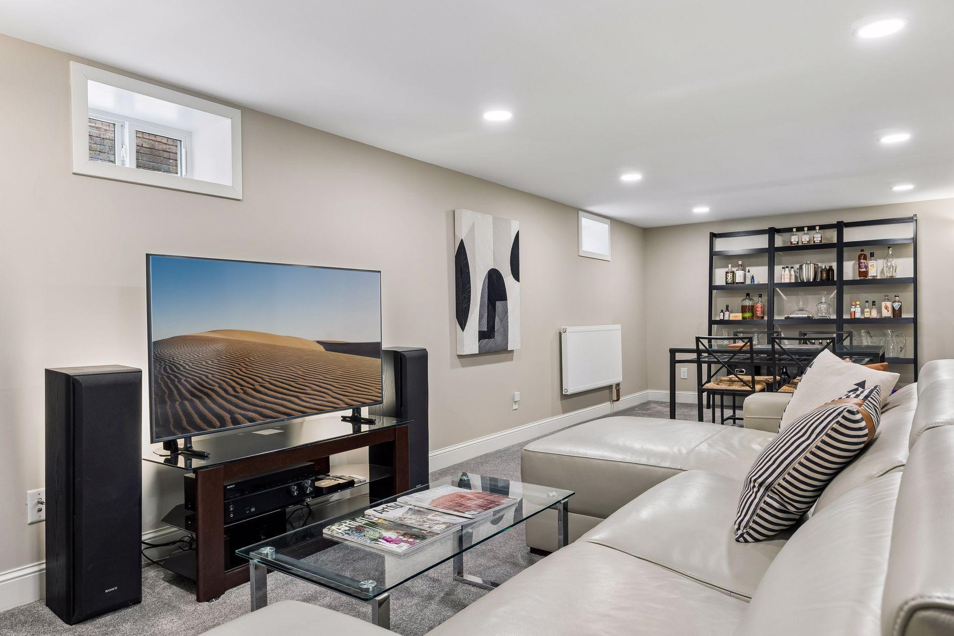 4617 Bryant Avenue South - Spacecrafting - 0047.jpg