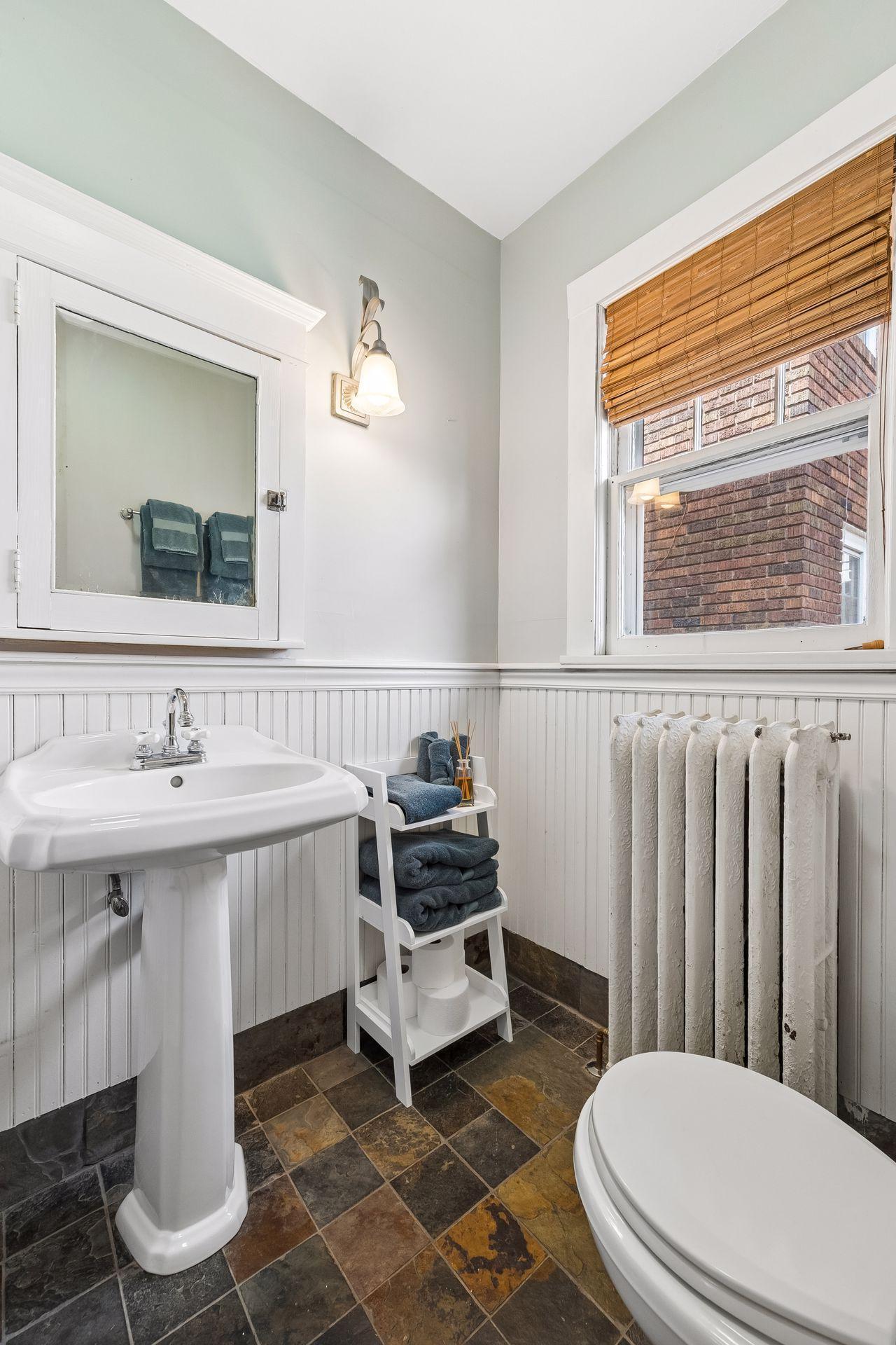 4617 Bryant Avenue South - Spacecrafting - 0032.jpg