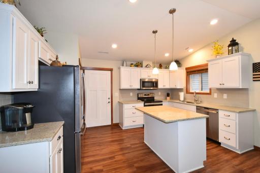 147 Highland Circle, Zumbrota, MN 55992