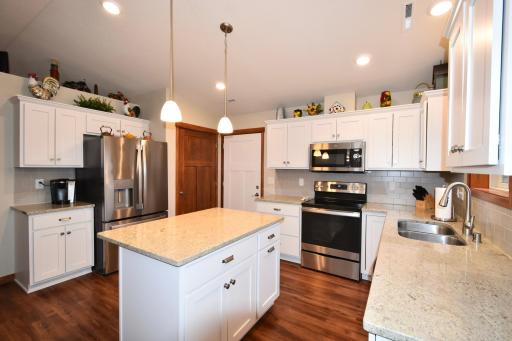 147 Highland Circle, Zumbrota, MN 55992